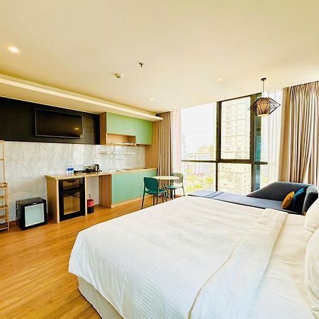 Nam Hotel & Residences Дананг Екстериор снимка