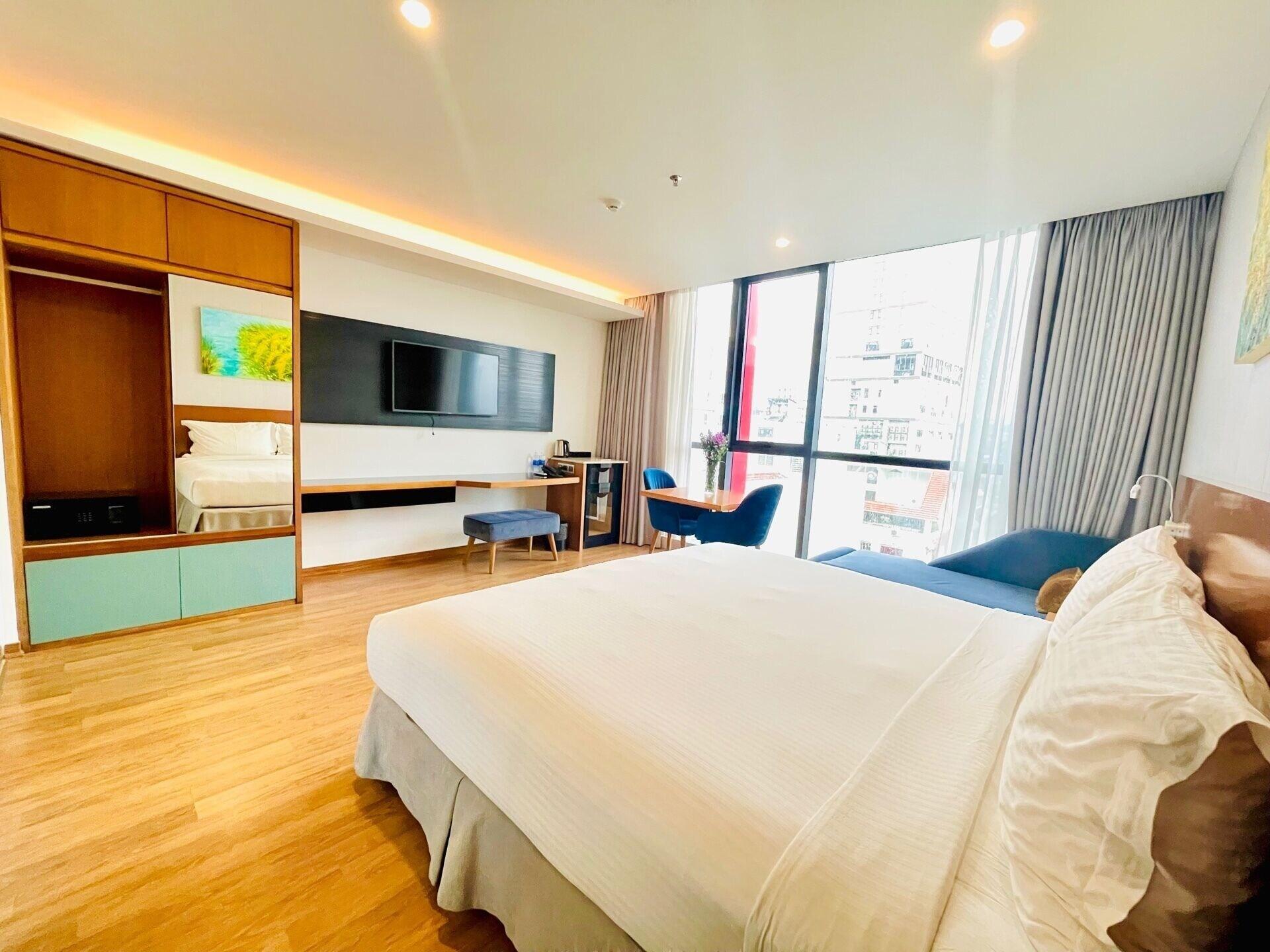 Nam Hotel & Residences Дананг Екстериор снимка