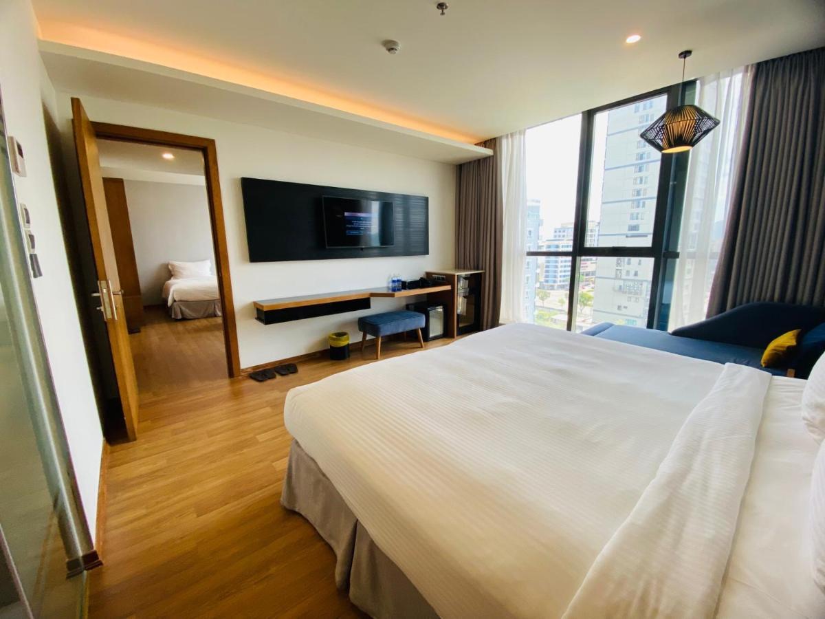 Nam Hotel & Residences Дананг Екстериор снимка