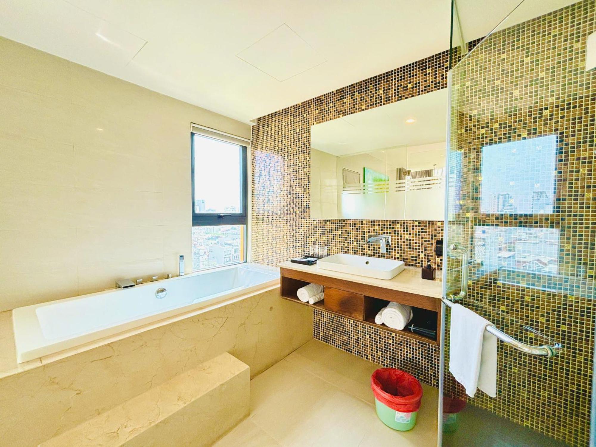 Nam Hotel & Residences Дананг Екстериор снимка
