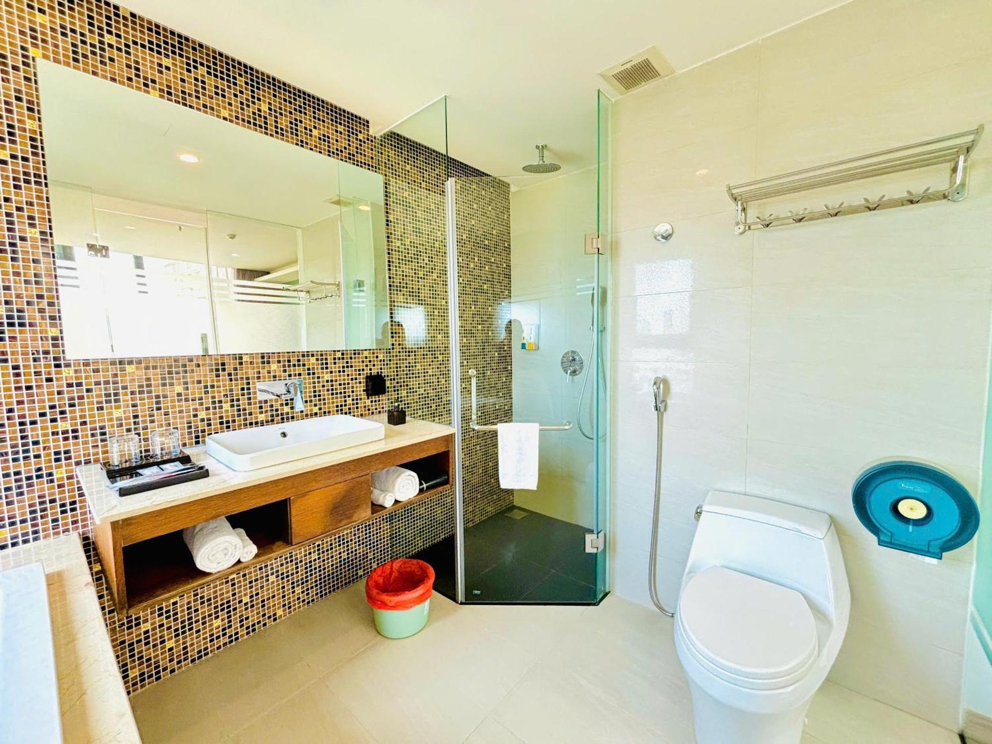 Nam Hotel & Residences Дананг Екстериор снимка