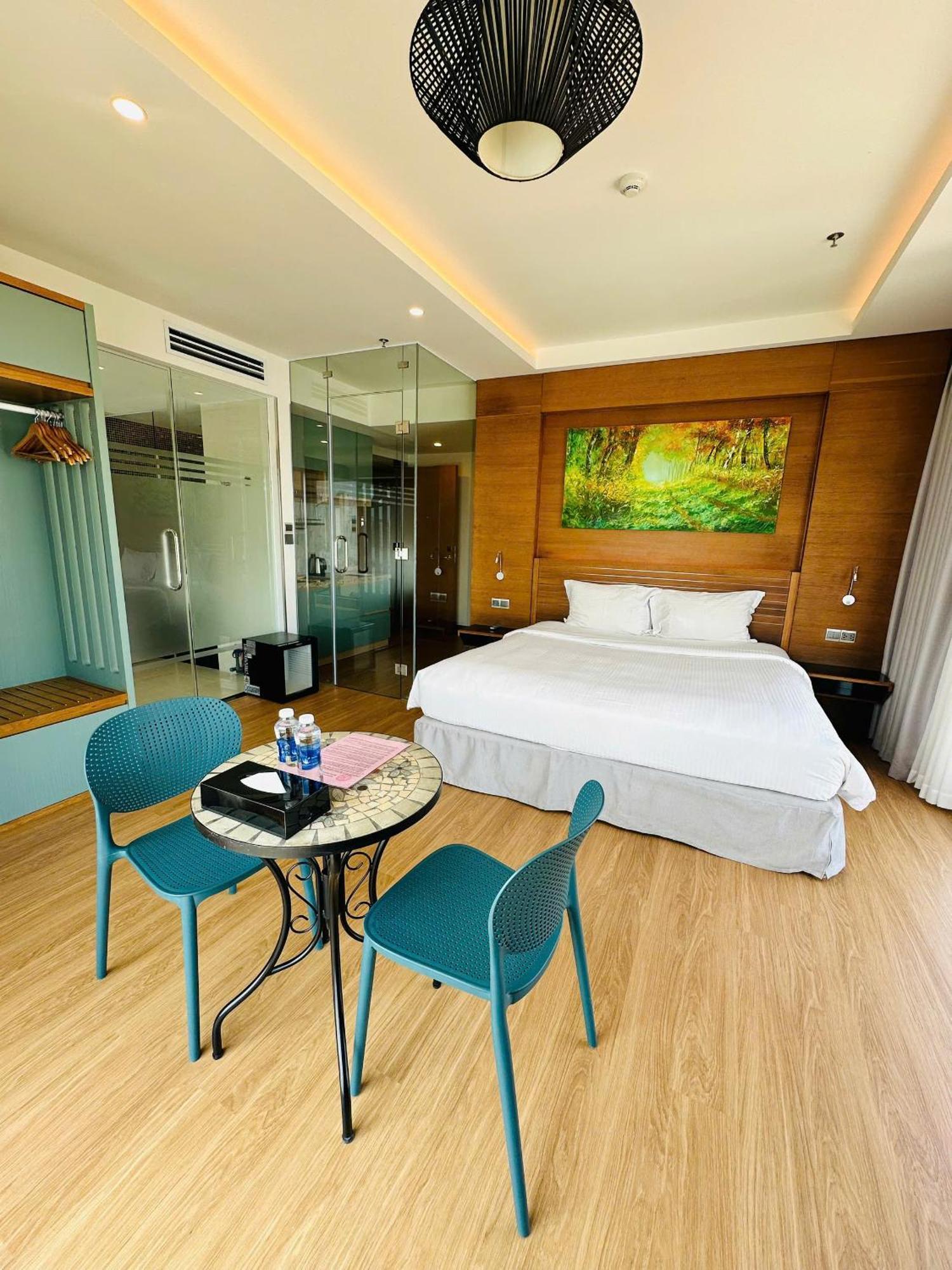 Nam Hotel & Residences Дананг Екстериор снимка